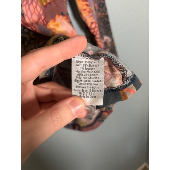 Johnny Was Aran Flower Favorite Long Sleeve V Neck Swing Tee Bamboo Size Small - Picture 9 of 9